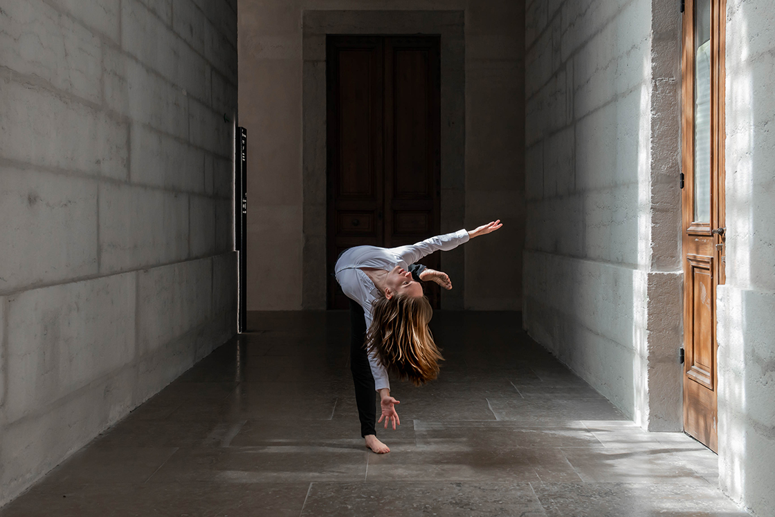 Photo danse contemporaine Loréna Sajous Grand Hotel Dieu Lyon