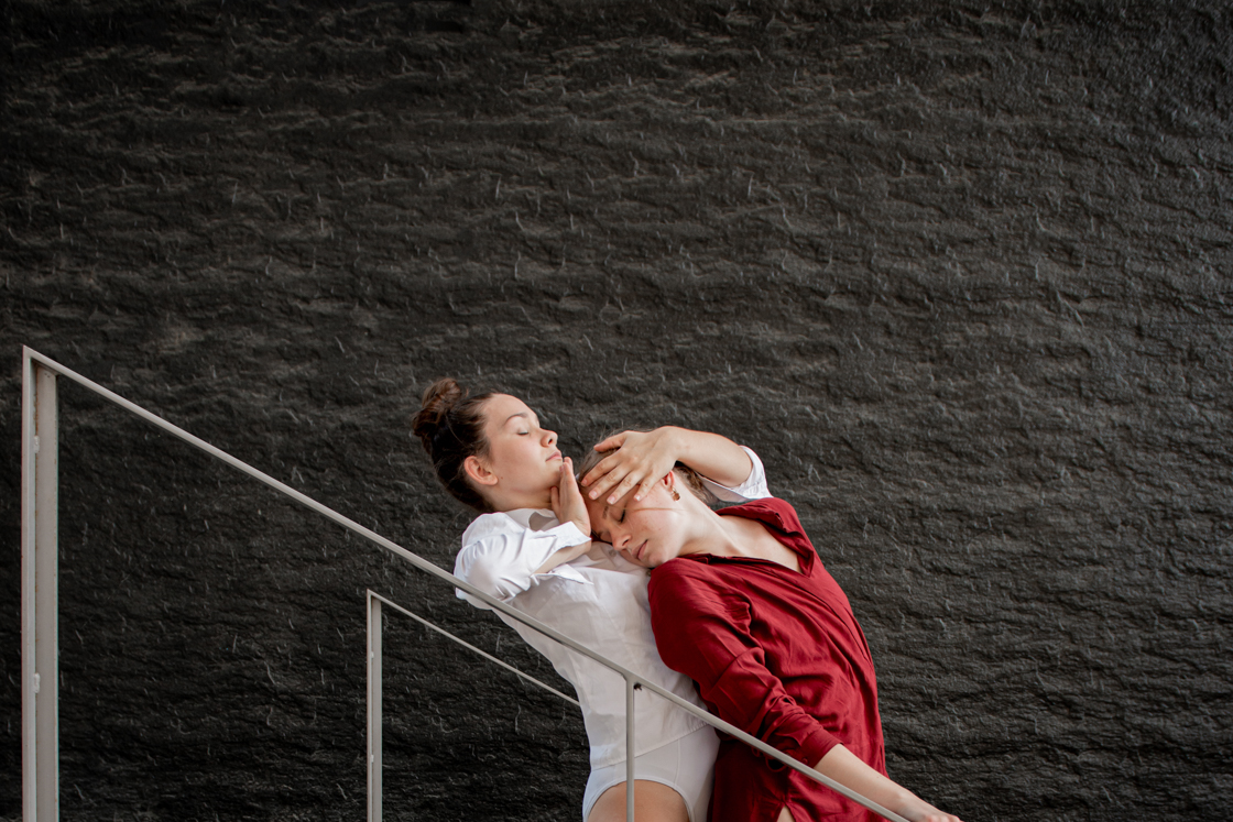 Photo danse contemporaine Lyon Confluence Chloé Escale Juliette Bernard Calabash