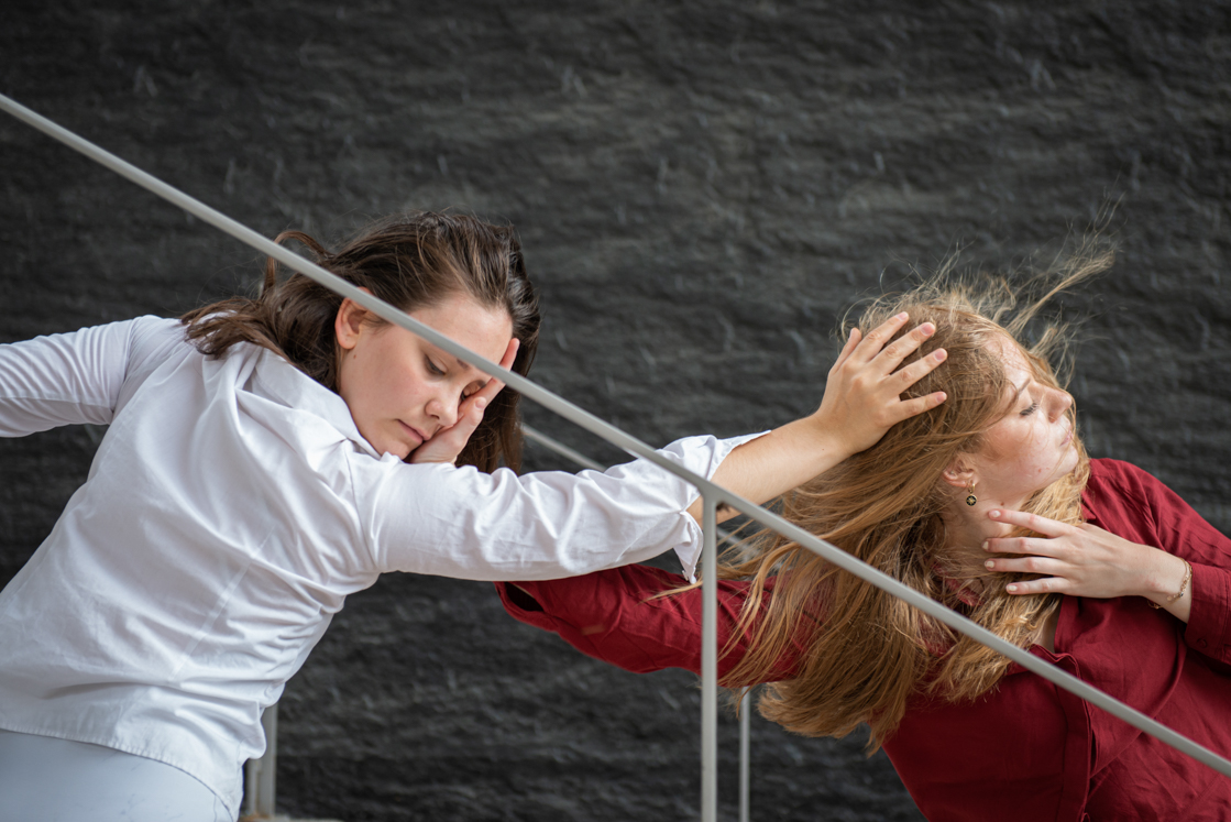 Photo danse contemporaine Lyon Confluence Chloé Escale Juliette Bernard Calabash