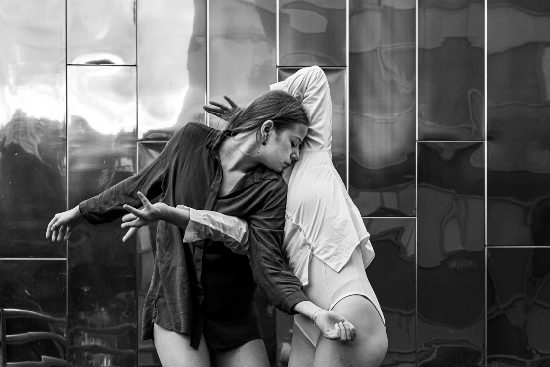 Photo danse contemporaine Lyon Confluence Chloé Escale Juliette Bernard Calabash