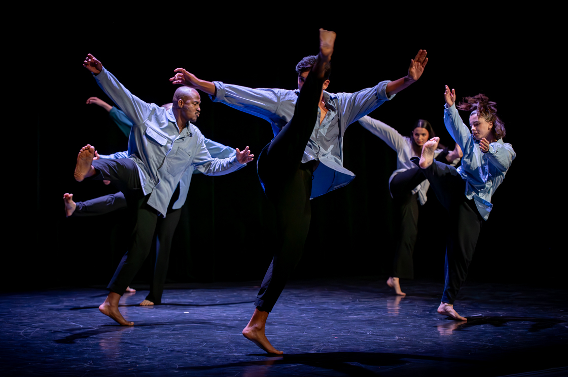 Photographie de danse Ce qui nous rassemble Collectif Facettes Théâtre Astrée Villeurbanne Festival Arthémiades 2024
