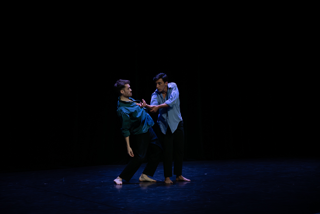 Photographie de danse Ce qui nous rassemble Collectif Facettes Théâtre Astrée Villeurbanne Festival Arthémiades 2024