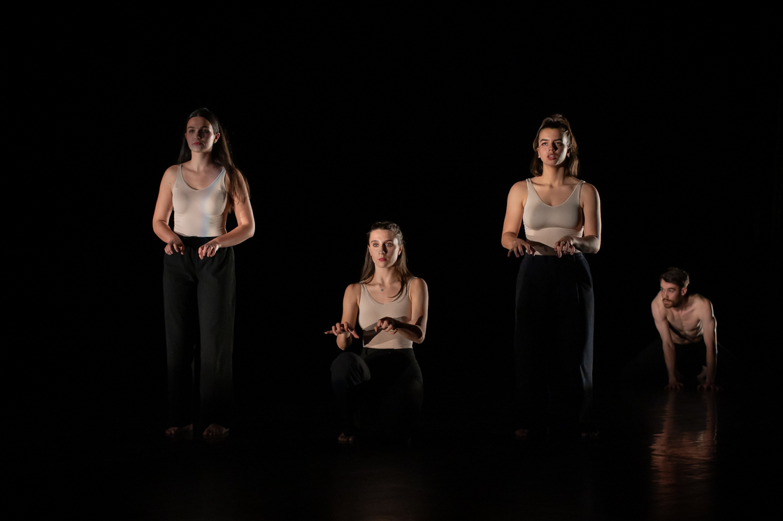 Photographie de danse Ce qui nous rassemble Collectif Facettes Théâtre Astrée Villeurbanne Festival Arthémiades 2024