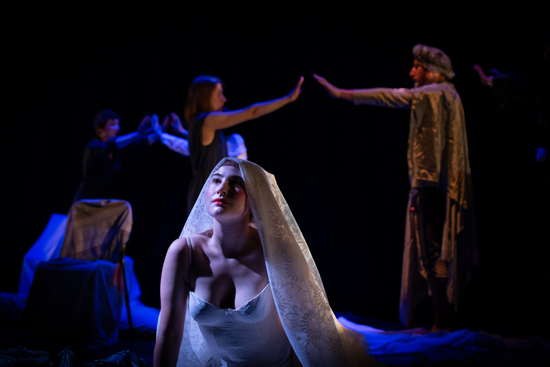 Photographie théâtre atelier Louise Paquette Je est un autre qui rêve, Astrée Villeurbanne 2024