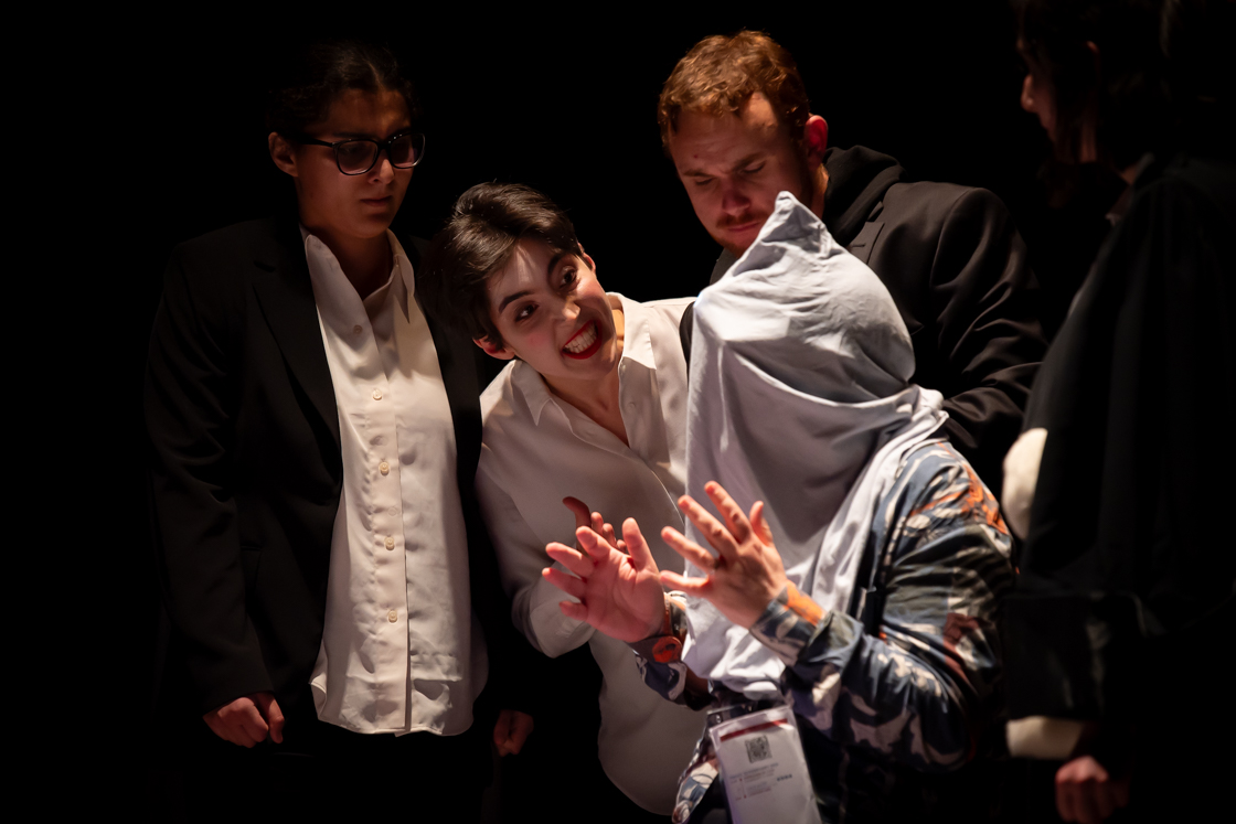 Photographie théâtre atelier Louise Paquette Je est un autre qui rêve, Astrée Villeurbanne 2024