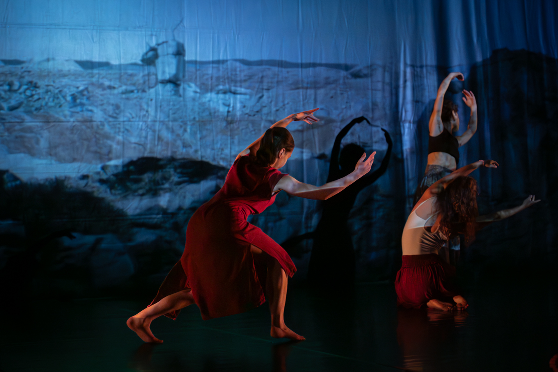 Photo danse festival Arthémmiades 2024 au Théâtre Astrée à Villeurbanne