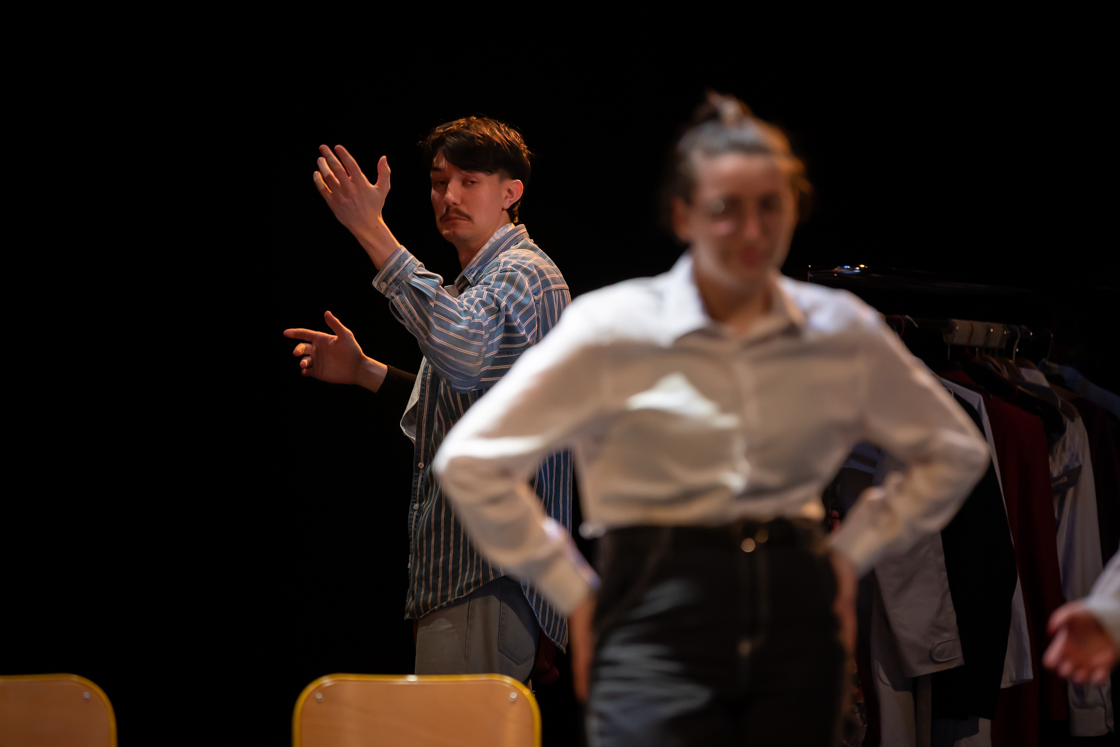 Photo pièce de théâtre festival Arthémmiades 2024 au Théâtre Astrée à Villeurbanne