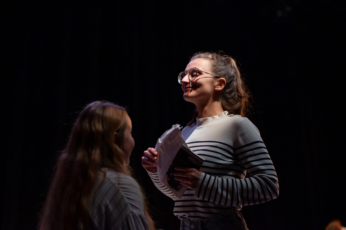 Photo pièce de théâtre festival Arthémmiades 2024 au Théâtre Astrée à Villeurbanne