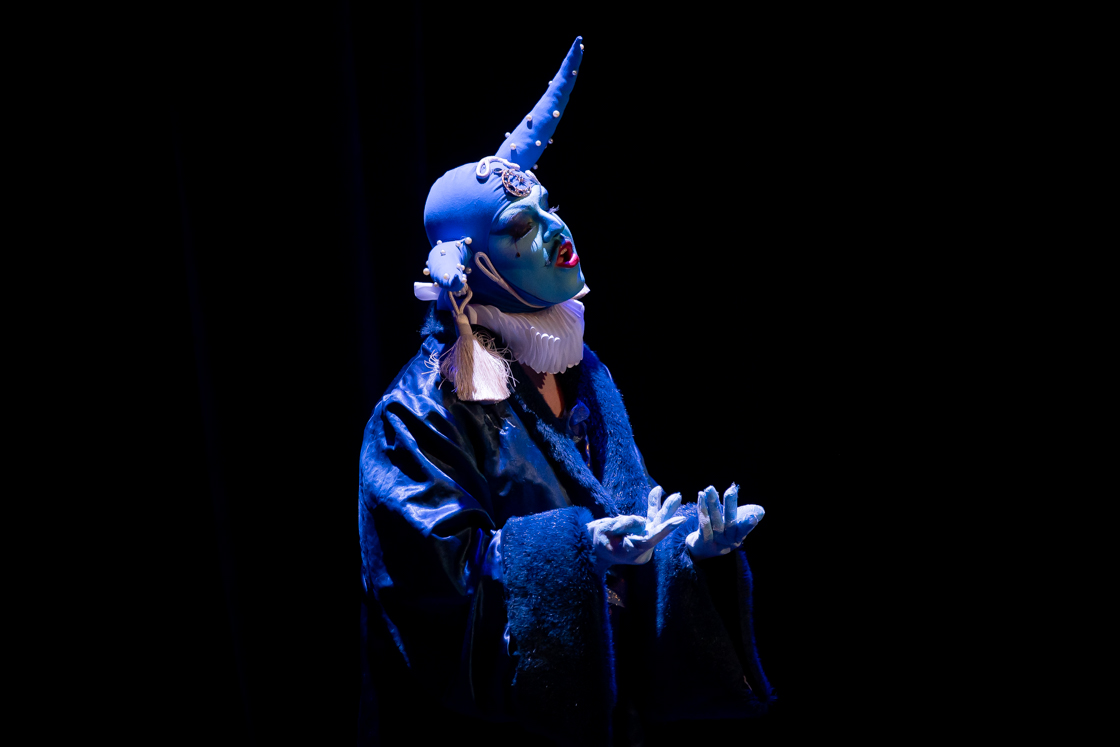 Photo performance drag festival Arthémmiades 2024 au Théâtre Astrée à Villeurbanne