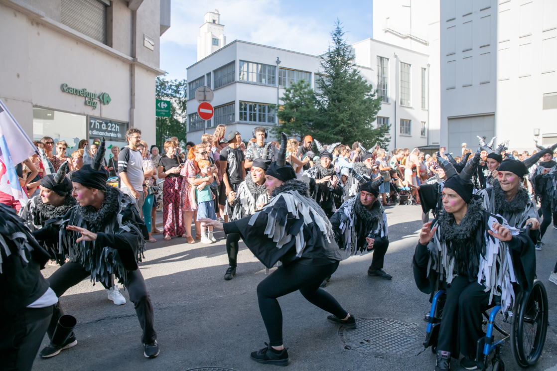 Photographie biennale danse Lyon 2023 répétition groupe Villeurbanne Ateliers Frappaz Compagnie Pernette