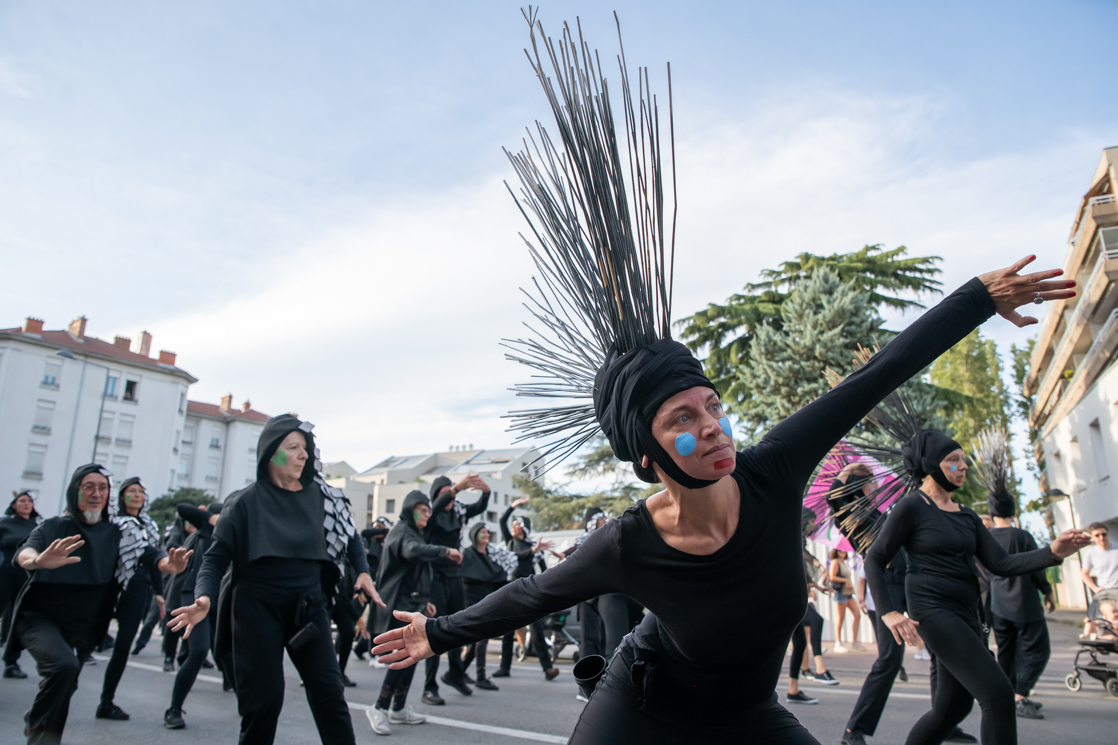 Photographie biennale danse Lyon 2023 répétition groupe Villeurbanne Ateliers Frappaz Compagnie Pernette