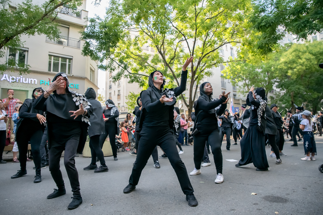 Photographie biennale danse Lyon 2023 répétition groupe Villeurbanne Ateliers Frappaz Compagnie Pernette