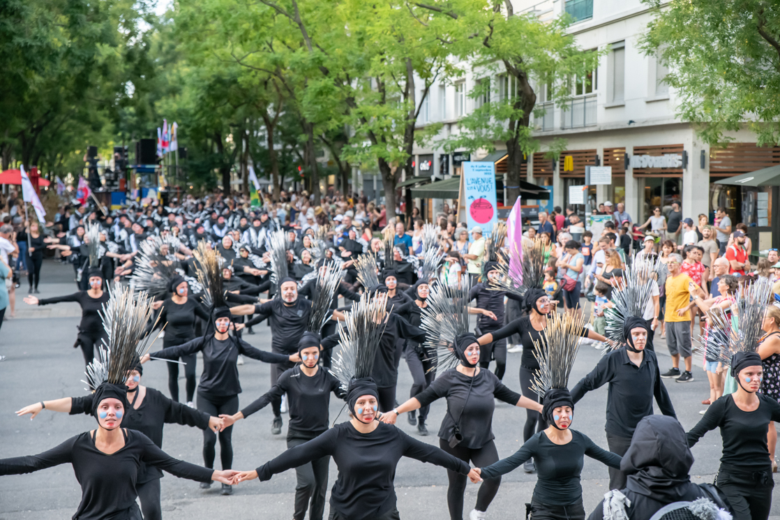 Photographie biennale danse Lyon 2023 répétition groupe Villeurbanne Ateliers Frappaz Compagnie Pernette