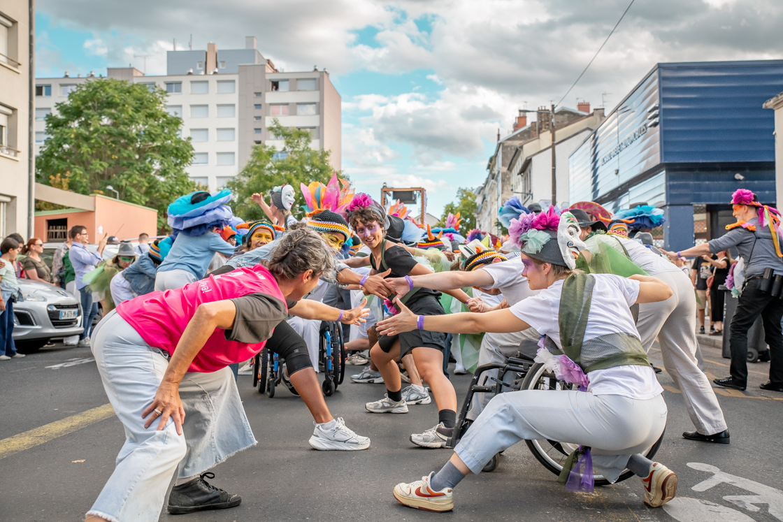 Photographie biennale danse Lyon 2025 répétition groupe Villeurbanne Ateliers Frappaz Compagnie Ex Nihilo