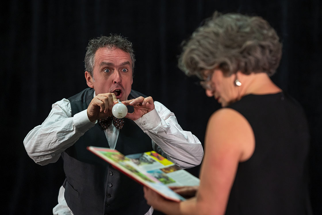 Photographie théâtre compagnie Chiloé ça bavarde les choses - Friche Lamartine 2023