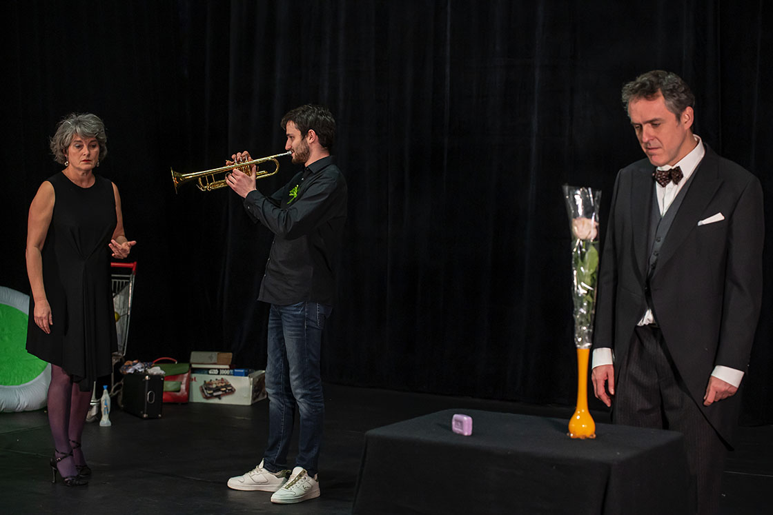 Photographie théâtre compagnie Chiloé ça bavarde les choses - Friche Lamartine 2023