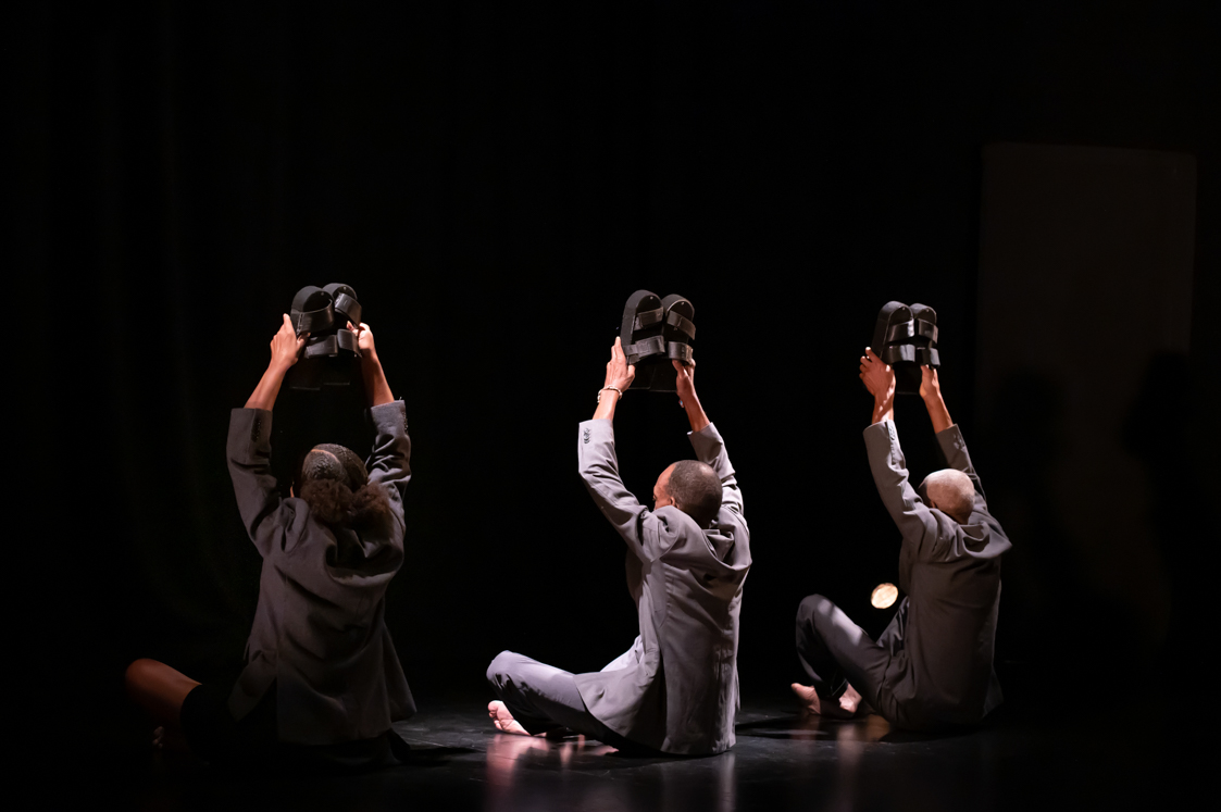 Photographie de danse Le Sacre du sucre compagnie Trilogie Lénablou La rotonde Villeurbanne Novembre 2022