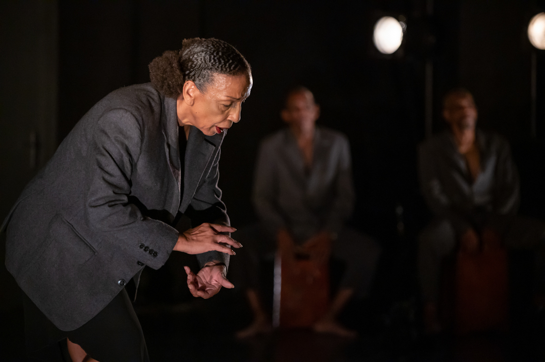 Photographie de danse Le Sacre du sucre compagnie Trilogie Lénablou La rotonde Villeurbanne Novembre 2022