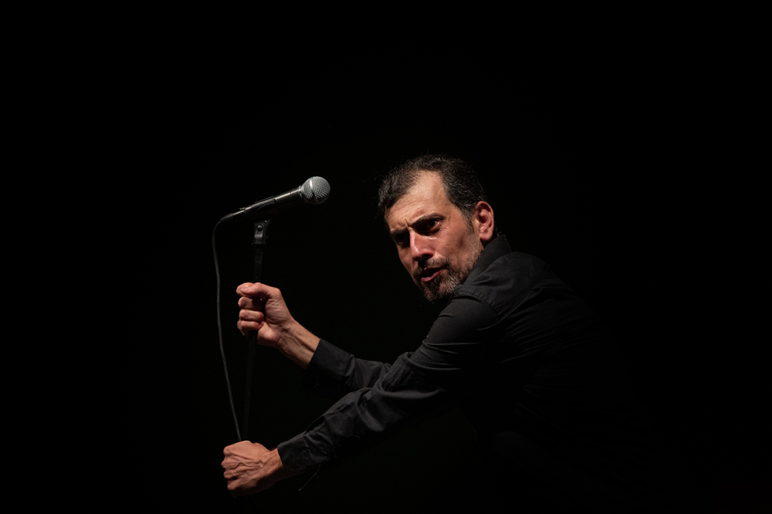 Photo pièce de théâtre The Freedom Theatre Ahmed Tobasi festival les invites villeurbanne 2024