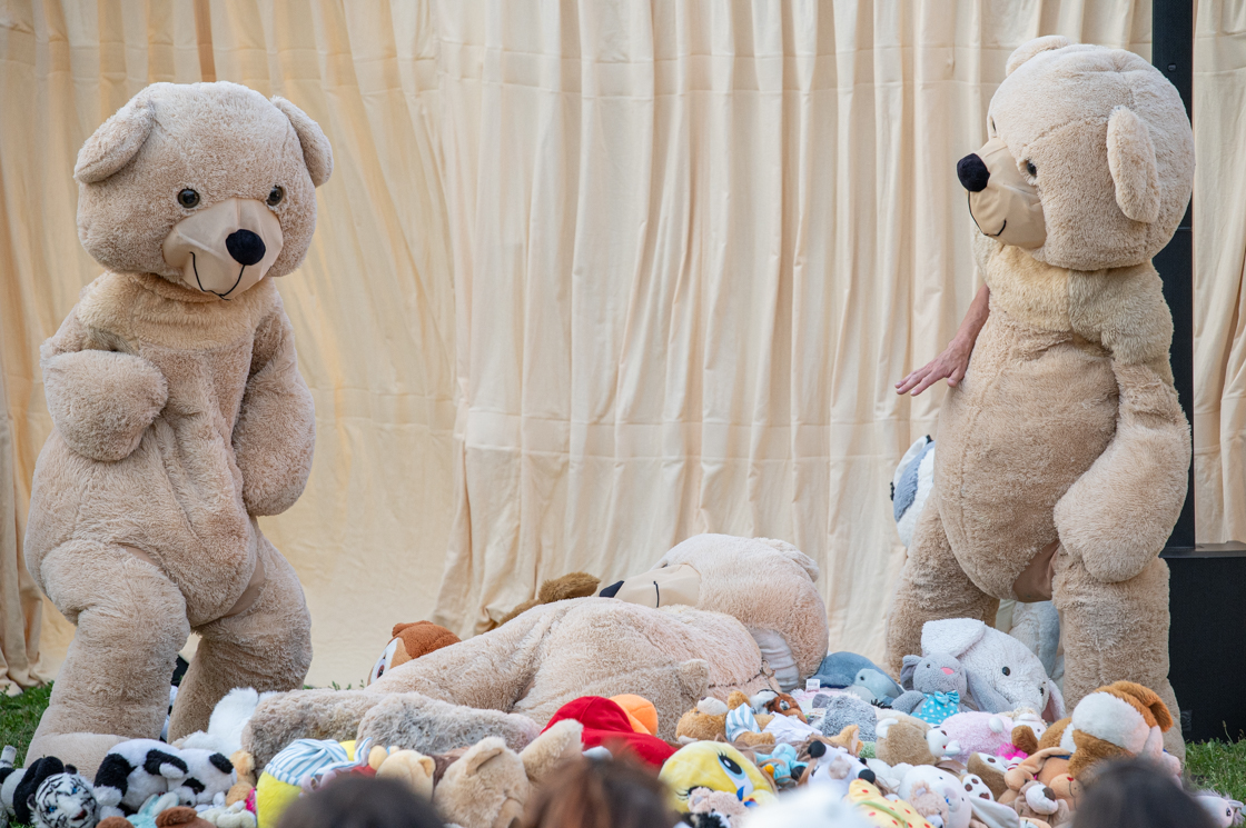 Photographie pièce de théâtre l’Arrière Pays Comagnie Les 3 points de suspension et 3615 Dakota festival les invites villeurbanne 2024