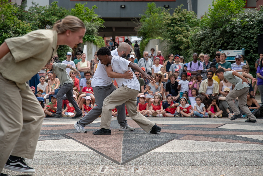 Photo danse contemporaine et hip hop prélude Compagnie Accrorap Kader Attou festival les invites villeurbanne 2024