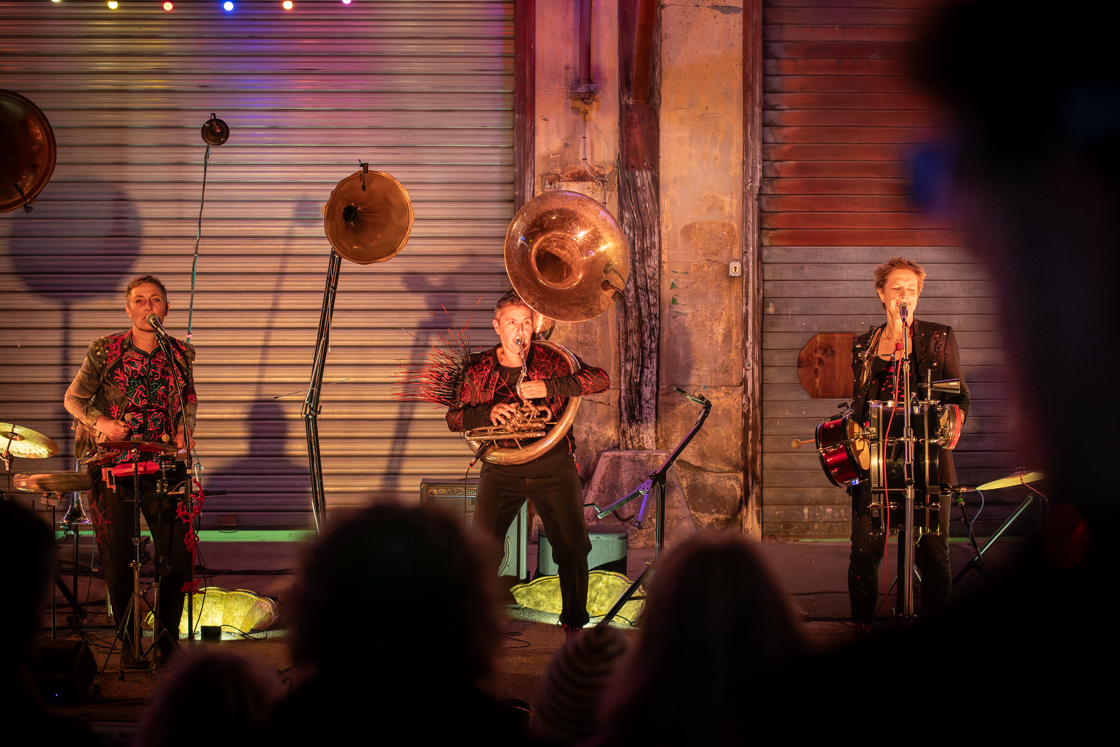 Photo concert la femme pavillon le plus petit espace possible ateliers frappaz villeurbanne