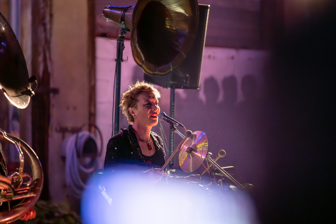 Photographie concert la femme pavillon le plus petit espace possible ateliers frappaz villeurbanne