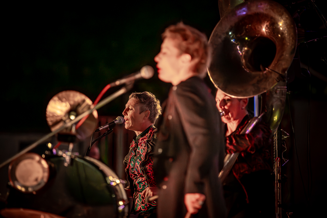 Photo concert la femme pavillon le plus petit espace possible ateliers frappaz villeurbanne