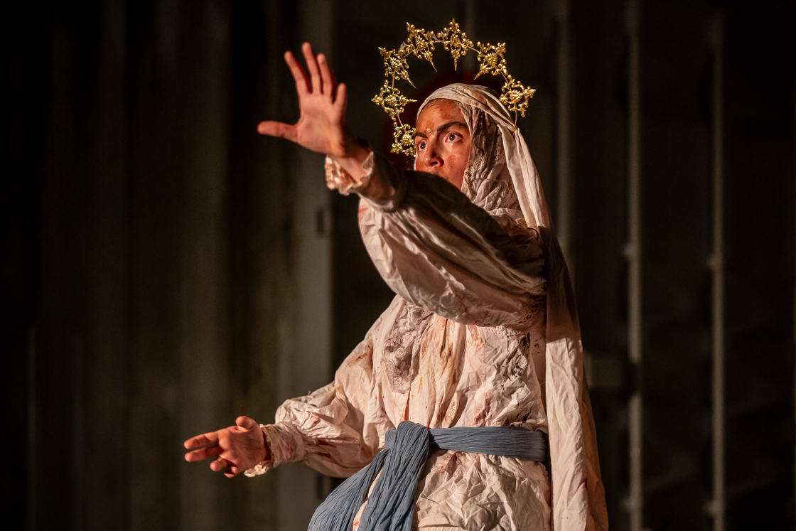 Photographie spectacle la madone des égouts laure rossi compagnie rouge esope ateliers frappaz villeurbanne