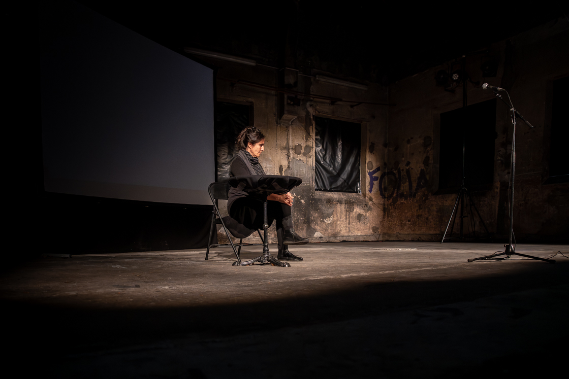 Photo performance au bord de la voix laura tejeda ateliers frappaz villeurbanne